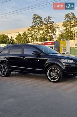 Позашляховик / Кросовер Audi Q7 2015 в 