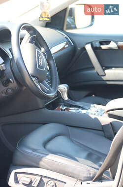 Позашляховик / Кросовер Audi Q7 2014 в 