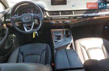 Внедорожник / Кроссовер Audi Q7 2017 в 