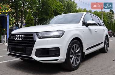 Внедорожник / Кроссовер Audi Q7 2016 в 