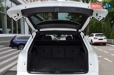 Внедорожник / Кроссовер Audi Q7 2016 в 