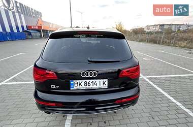 Внедорожник / Кроссовер Audi Q7 2010 в 