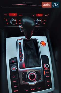 Внедорожник / Кроссовер Audi Q7 2010 в 