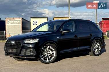 Внедорожник / Кроссовер Audi Q7 2019 в 