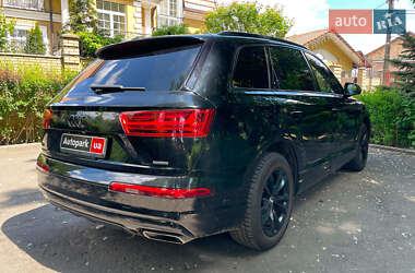 Позашляховик / Кросовер Audi Q7 2017 в 