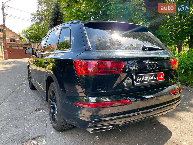 Позашляховик / Кросовер Audi Q7 2017 в Києві