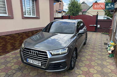 Внедорожник / Кроссовер Audi Q7 2016 в 