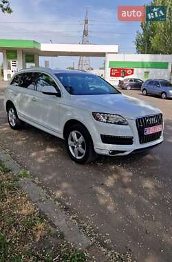 Позашляховик / Кросовер Audi Q7 2014 в 