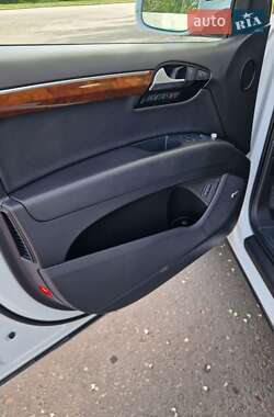 Позашляховик / Кросовер Audi Q7 2014 в 