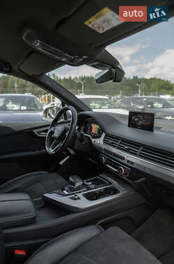 Внедорожник / Кроссовер Audi Q7 2018 в 