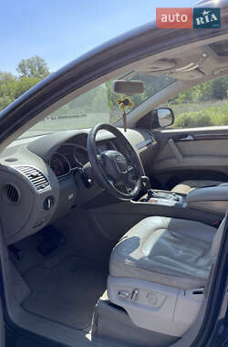 Внедорожник / Кроссовер Audi Q7 2010 в 