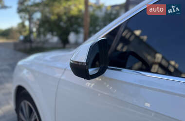 Внедорожник / Кроссовер Audi Q7 2017 в 