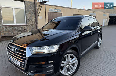 Внедорожник / Кроссовер Audi Q7 2015 в 