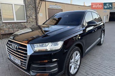 Внедорожник / Кроссовер Audi Q7 2015 в 