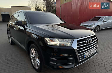 Внедорожник / Кроссовер Audi Q7 2015 в 