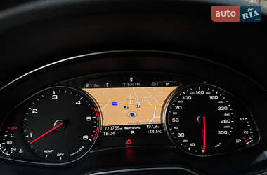 Внедорожник / Кроссовер Audi Q7 2015 в 