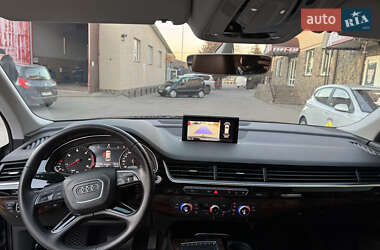 Внедорожник / Кроссовер Audi Q7 2015 в 