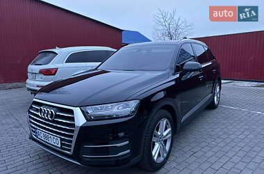 Внедорожник / Кроссовер Audi Q7 2015 в 
