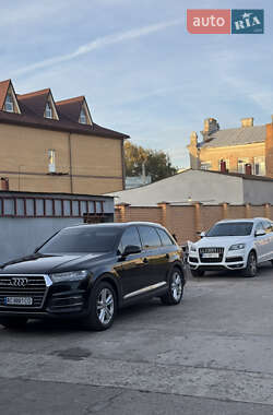 Внедорожник / Кроссовер Audi Q7 2015 в 