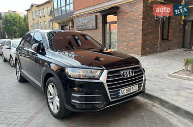 Внедорожник / Кроссовер Audi Q7 2015 в 