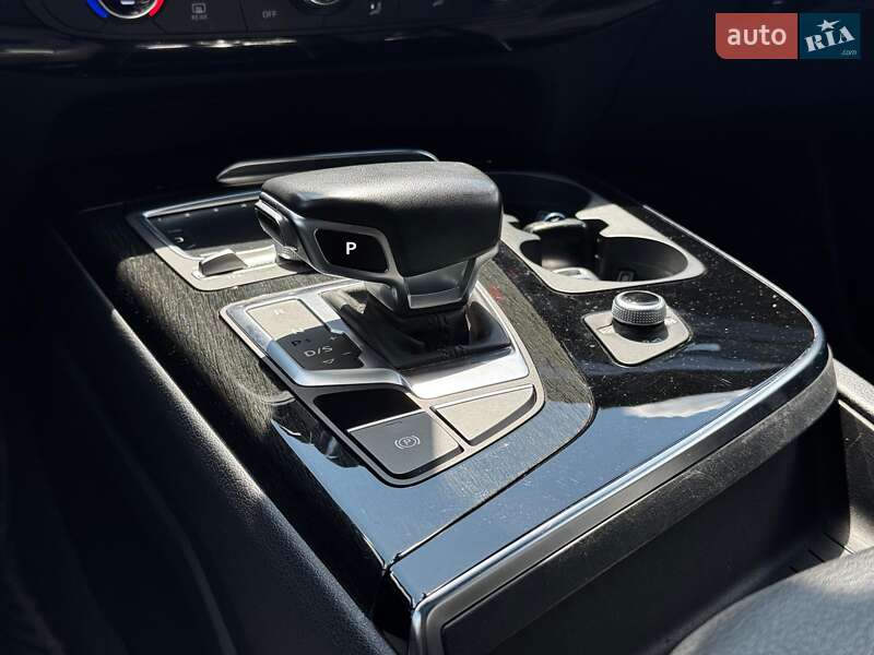 Внедорожник / Кроссовер Audi Q7 2019 в Харькове