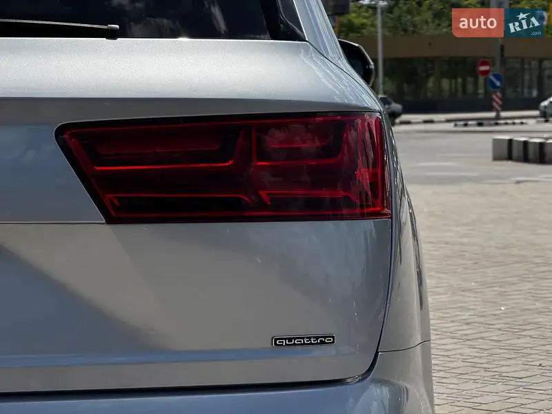 Внедорожник / Кроссовер Audi Q7 2019 в 