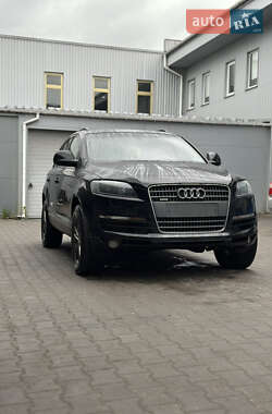 Позашляховик / Кросовер Audi Q7 2007 в 