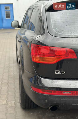 Позашляховик / Кросовер Audi Q7 2007 в 