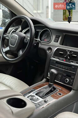 Позашляховик / Кросовер Audi Q7 2007 в 
