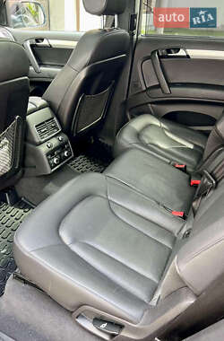 Внедорожник / Кроссовер Audi Q7 2014 в 