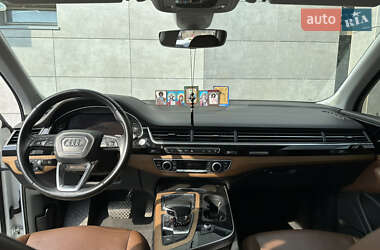Позашляховик / Кросовер Audi Q7 2016 в 