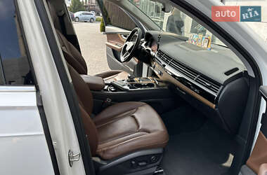 Позашляховик / Кросовер Audi Q7 2016 в 
