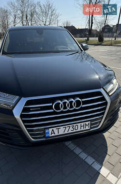 Позашляховик / Кросовер Audi Q7 2017 в Косові