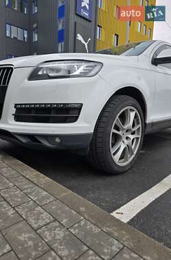 Внедорожник / Кроссовер Audi Q7 2013 в 
