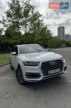 Позашляховик / Кросовер Audi Q7 2016 в 