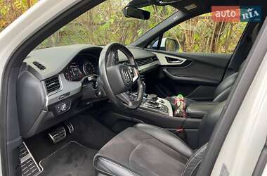 Внедорожник / Кроссовер Audi Q7 2016 в 