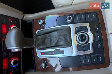 Внедорожник / Кроссовер Audi Q7 2011 в 