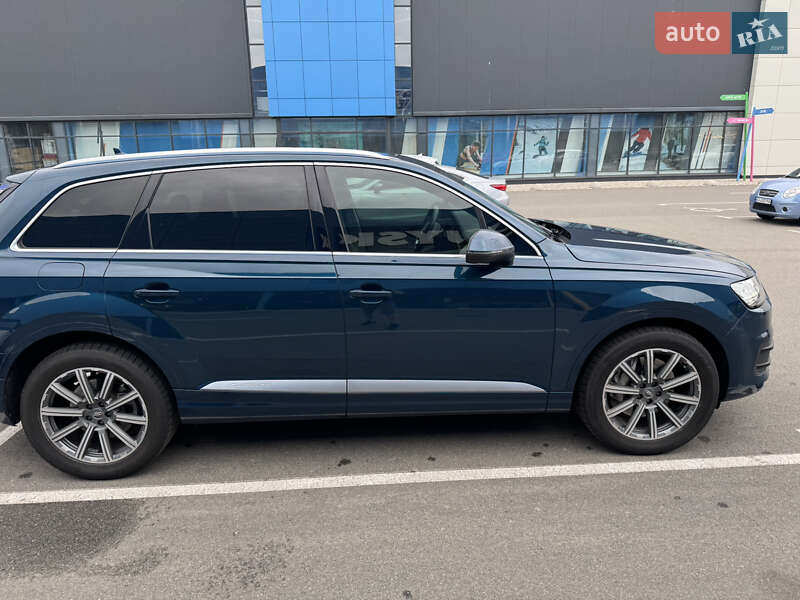 Внедорожник / Кроссовер Audi Q7 2017 в Киеве