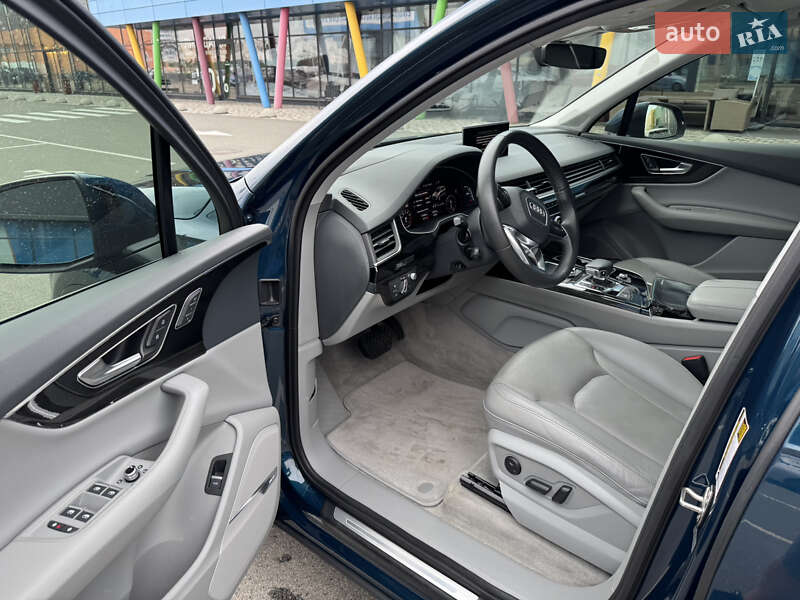 Внедорожник / Кроссовер Audi Q7 2017 в Киеве