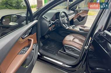 Внедорожник / Кроссовер Audi Q7 2015 в 