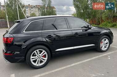 Внедорожник / Кроссовер Audi Q7 2015 в 
