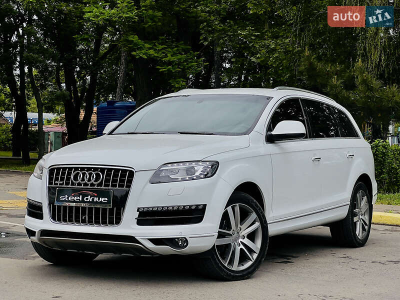 Внедорожник / Кроссовер Audi Q7 2013 в 