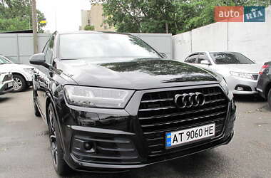 Позашляховик / Кросовер Audi Q7 2015 в 