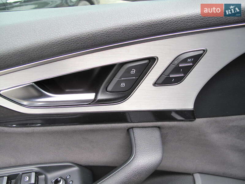 Внедорожник / Кроссовер Audi Q7 2015 в Киеве