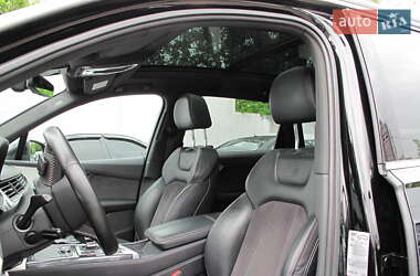 Позашляховик / Кросовер Audi Q7 2015 в 