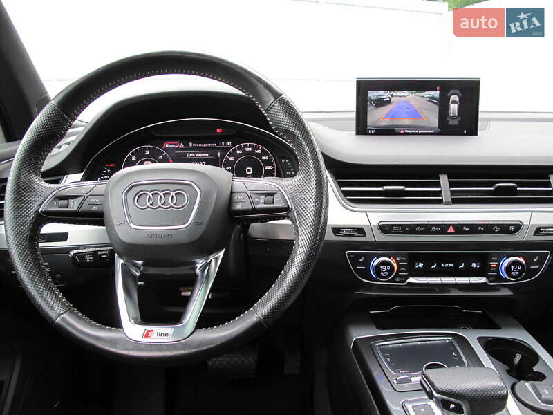 Внедорожник / Кроссовер Audi Q7 2015 в Киеве