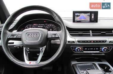Позашляховик / Кросовер Audi Q7 2015 в 