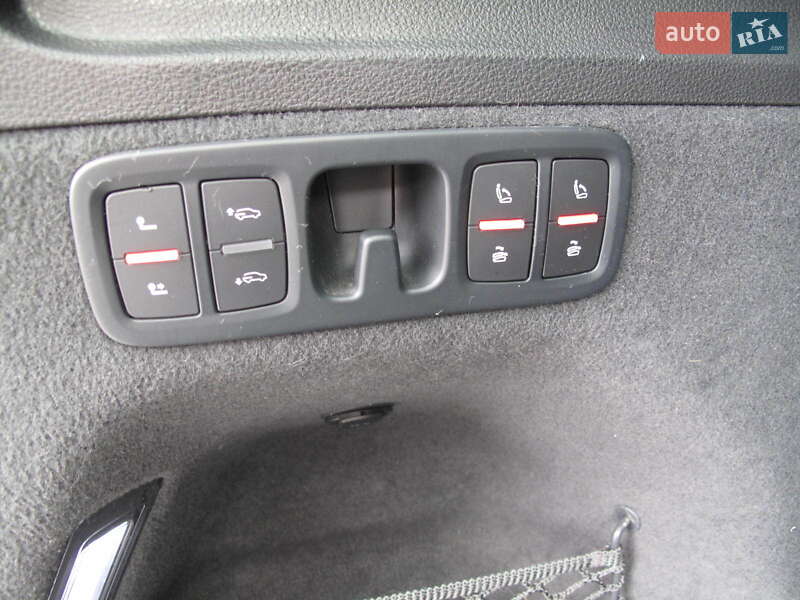 Внедорожник / Кроссовер Audi Q7 2015 в Киеве