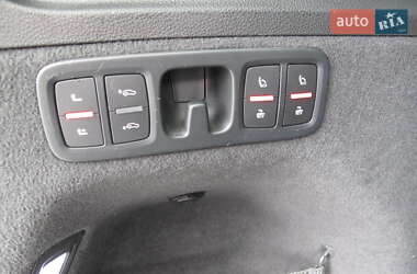 Позашляховик / Кросовер Audi Q7 2015 в 