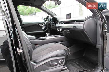 Позашляховик / Кросовер Audi Q7 2015 в 